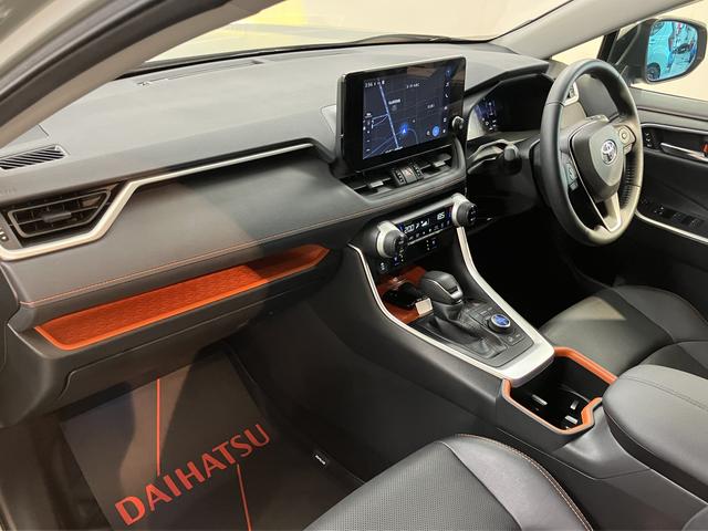 ＲＡＶ４アドベンチャー純正ナビ　パノラミックビューモニター　デジタルインナーミラー　ステアリングヒーター　シートベンチレーター　ＡＣ１００Ｖアクセサリーコンセント　電動パーキングブレーキ　パノラマムーンルーフ（愛媛県）の中古車