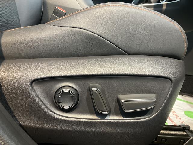 ＲＡＶ４アドベンチャー純正ナビ　パノラミックビューモニター　デジタルインナーミラー　ステアリングヒーター　シートベンチレーター　ＡＣ１００Ｖアクセサリーコンセント　電動パーキングブレーキ　パノラマムーンルーフ（愛媛県）の中古車