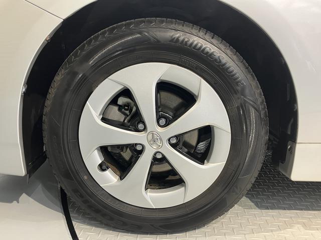 プリウスＳハイブリッド車　ドライブレコーダー　コーナーセンサー　バックカメラ　純正ナビ　純正ＥＴＣ　純正ホイール　パワーモード　ＥＣＯモード　ＥＶモード（愛媛県）の中古車