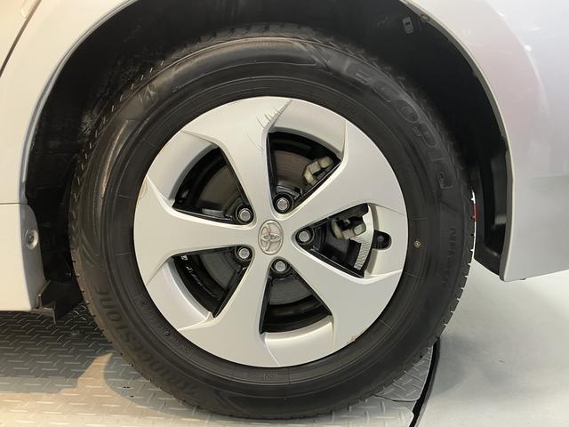 プリウスＳハイブリッド車　ドライブレコーダー　コーナーセンサー　バックカメラ　純正ナビ　純正ＥＴＣ　純正ホイール　パワーモード　ＥＣＯモード　ＥＶモード（愛媛県）の中古車