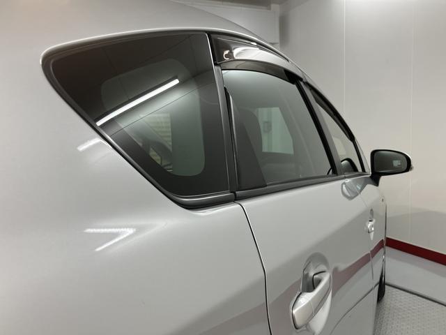 プリウスＳハイブリッド車　ドライブレコーダー　コーナーセンサー　バックカメラ　純正ナビ　純正ＥＴＣ　純正ホイール　パワーモード　ＥＣＯモード　ＥＶモード（愛媛県）の中古車