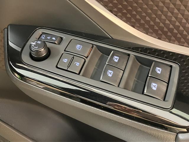 Ｃ−ＨＲＧプッシュスタート　セパレートシート純正ドライブレコーダー　純正ナビ　パーキングブレーキ　オートマチックハイビーム　オートクルーズコントロール　バックカメラ　ブラインドスポットモニター　シートヒーター（愛媛県）の中古車
