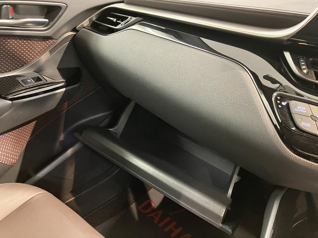 Ｃ−ＨＲＧプッシュスタート　セパレートシート純正ドライブレコーダー　純正ナビ　パーキングブレーキ　オートマチックハイビーム　オートクルーズコントロール　バックカメラ　ブラインドスポットモニター　シートヒーター（愛媛県）の中古車