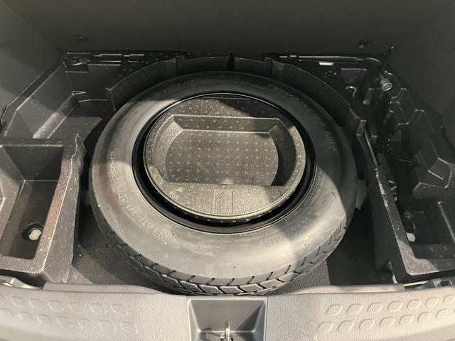 Ｃ−ＨＲＧプッシュスタート　セパレートシート純正ドライブレコーダー　純正ナビ　パーキングブレーキ　オートマチックハイビーム　オートクルーズコントロール　バックカメラ　ブラインドスポットモニター　シートヒーター（愛媛県）の中古車