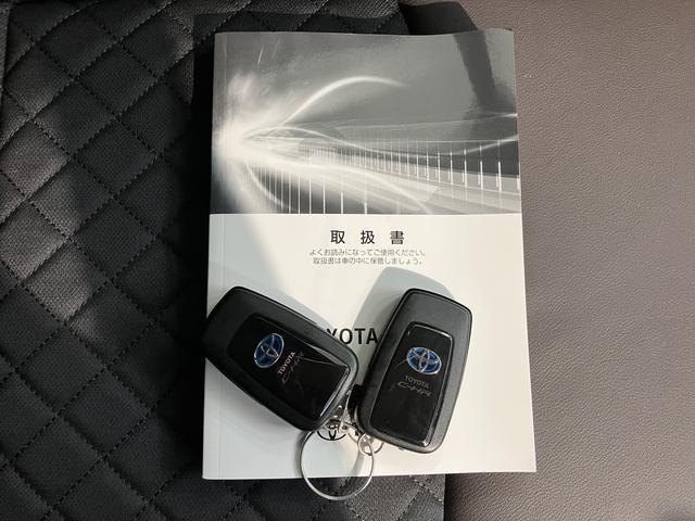 Ｃ−ＨＲＧプッシュスタート　セパレートシート純正ドライブレコーダー　純正ナビ　パーキングブレーキ　オートマチックハイビーム　オートクルーズコントロール　バックカメラ　ブラインドスポットモニター　シートヒーター（愛媛県）の中古車
