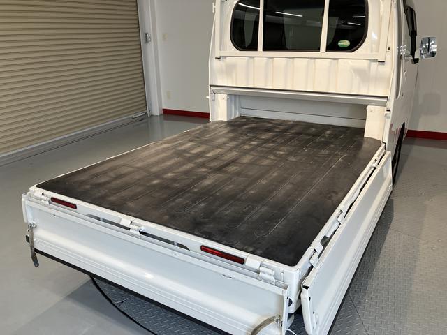 ハイゼットトラックジャンボＳＡIIIｔエアコン　パワステ　パワーウインドウ　キーレスエントリー　ＣＤステレオ　運転席・助手席エアバック　ＡＢＳ　ＬＥＤヘッドライト　フォグランプ　作業灯　２ＷＤ車　４速オートマチック（愛媛県）の中古車
