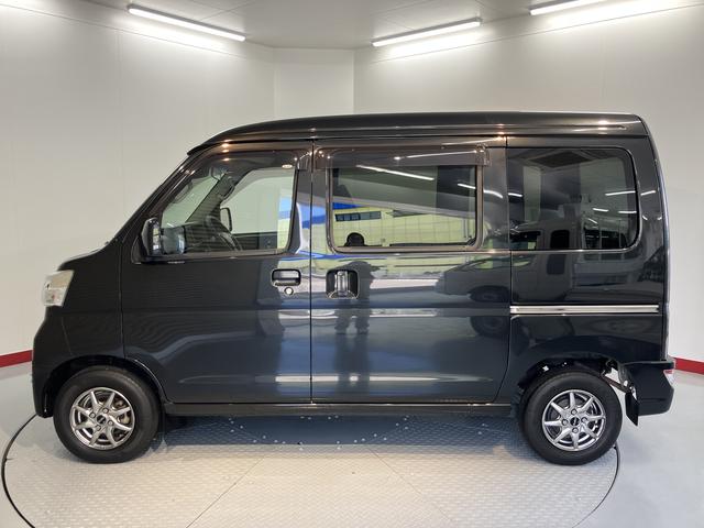 ハイゼットカーゴクルーズＳＡIII２ＷＤ　ＡＴ車　ＬＥＤヘッドライト　フォグランプ　純正ナビ　地上デジタルＴＶ　ＣＤ　ＤＶＤ　Ｂｌｕｅｔｏｏｔｈ　ＵＳＢ　ＥＴＣ　両側スライドドア　アイドリングストップ（愛媛県）の中古車