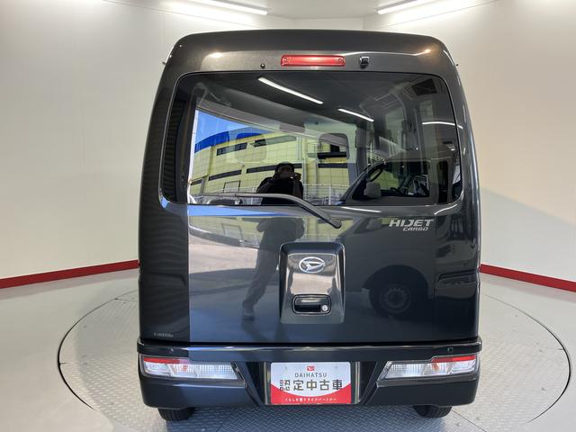 ハイゼットカーゴクルーズＳＡIII２ＷＤ　ＡＴ車　ＬＥＤヘッドライト　フォグランプ　純正ナビ　地上デジタルＴＶ　ＣＤ　ＤＶＤ　Ｂｌｕｅｔｏｏｔｈ　ＵＳＢ　ＥＴＣ　両側スライドドア　アイドリングストップ（愛媛県）の中古車
