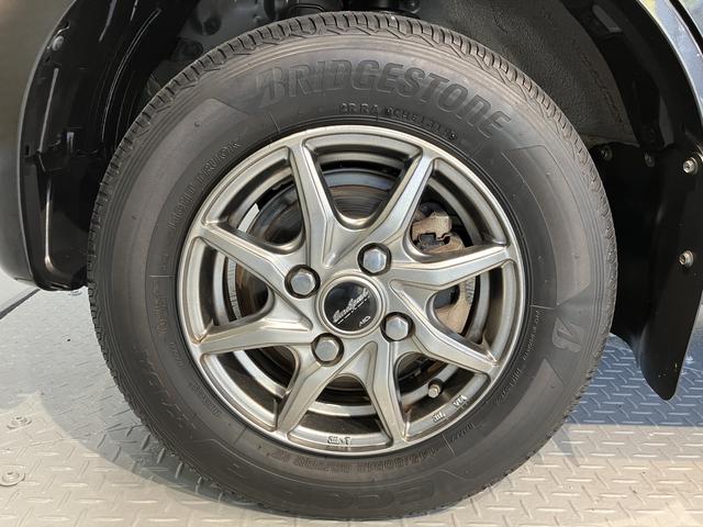 ハイゼットカーゴクルーズＳＡIII２ＷＤ　ＡＴ車　ＬＥＤヘッドライト　フォグランプ　純正ナビ　地上デジタルＴＶ　ＣＤ　ＤＶＤ　Ｂｌｕｅｔｏｏｔｈ　ＵＳＢ　ＥＴＣ　両側スライドドア　アイドリングストップ（愛媛県）の中古車
