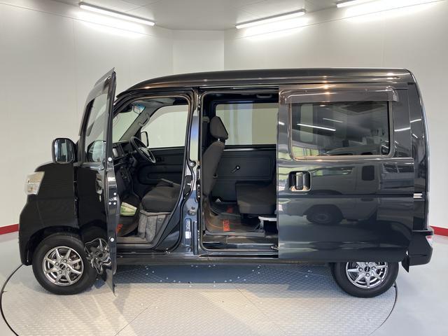ハイゼットカーゴクルーズＳＡIII２ＷＤ　ＡＴ車　ＬＥＤヘッドライト　フォグランプ　純正ナビ　地上デジタルＴＶ　ＣＤ　ＤＶＤ　Ｂｌｕｅｔｏｏｔｈ　ＵＳＢ　ＥＴＣ　両側スライドドア　アイドリングストップ（愛媛県）の中古車