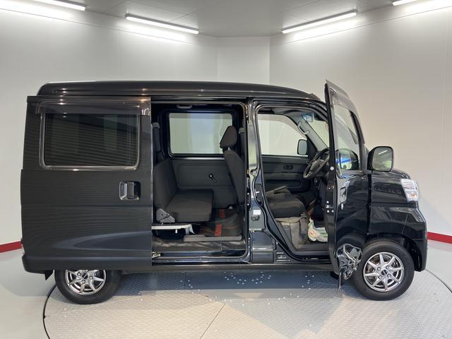 ハイゼットカーゴクルーズＳＡIII２ＷＤ　ＡＴ車　ＬＥＤヘッドライト　フォグランプ　純正ナビ　地上デジタルＴＶ　ＣＤ　ＤＶＤ　Ｂｌｕｅｔｏｏｔｈ　ＵＳＢ　ＥＴＣ　両側スライドドア　アイドリングストップ（愛媛県）の中古車