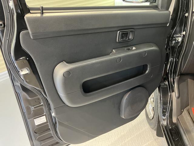 ハイゼットカーゴクルーズＳＡIII２ＷＤ　ＡＴ車　ＬＥＤヘッドライト　フォグランプ　純正ナビ　地上デジタルＴＶ　ＣＤ　ＤＶＤ　Ｂｌｕｅｔｏｏｔｈ　ＵＳＢ　ＥＴＣ　両側スライドドア　アイドリングストップ（愛媛県）の中古車