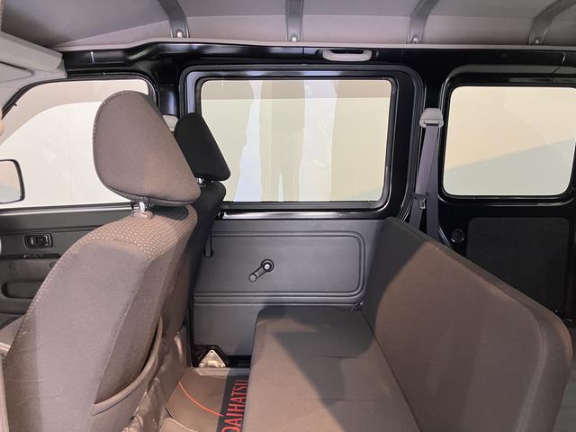 ハイゼットカーゴクルーズＳＡIII２ＷＤ　ＡＴ車　ＬＥＤヘッドライト　フォグランプ　純正ナビ　地上デジタルＴＶ　ＣＤ　ＤＶＤ　Ｂｌｕｅｔｏｏｔｈ　ＵＳＢ　ＥＴＣ　両側スライドドア　アイドリングストップ（愛媛県）の中古車