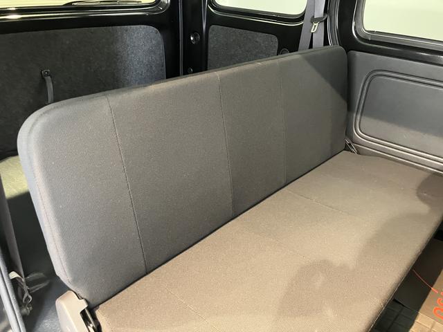 ハイゼットカーゴクルーズＳＡIII２ＷＤ　ＡＴ車　ＬＥＤヘッドライト　フォグランプ　純正ナビ　地上デジタルＴＶ　ＣＤ　ＤＶＤ　Ｂｌｕｅｔｏｏｔｈ　ＵＳＢ　ＥＴＣ　両側スライドドア　アイドリングストップ（愛媛県）の中古車