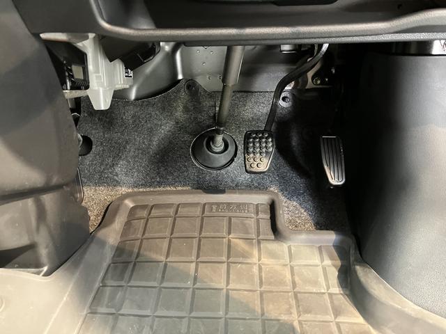 ハイゼットカーゴクルーズＳＡIII２ＷＤ　ＡＴ車　ＬＥＤヘッドライト　フォグランプ　純正ナビ　地上デジタルＴＶ　ＣＤ　ＤＶＤ　Ｂｌｕｅｔｏｏｔｈ　ＵＳＢ　ＥＴＣ　両側スライドドア　アイドリングストップ（愛媛県）の中古車