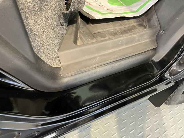 ハイゼットカーゴクルーズＳＡIII２ＷＤ　ＡＴ車　ＬＥＤヘッドライト　フォグランプ　純正ナビ　地上デジタルＴＶ　ＣＤ　ＤＶＤ　Ｂｌｕｅｔｏｏｔｈ　ＵＳＢ　ＥＴＣ　両側スライドドア　アイドリングストップ（愛媛県）の中古車