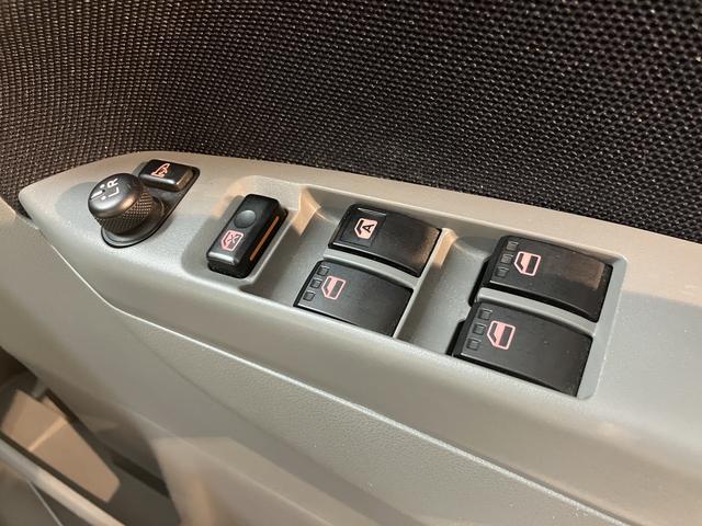 ムーヴメモリアルエディション２ＷＤ　ハロゲンヘッドライト　ベンチシート　社外ＥＴＣ車載機　ＦＭ　ＡＭ　社外前方ドライブレコーダー　現状車（愛媛県）の中古車