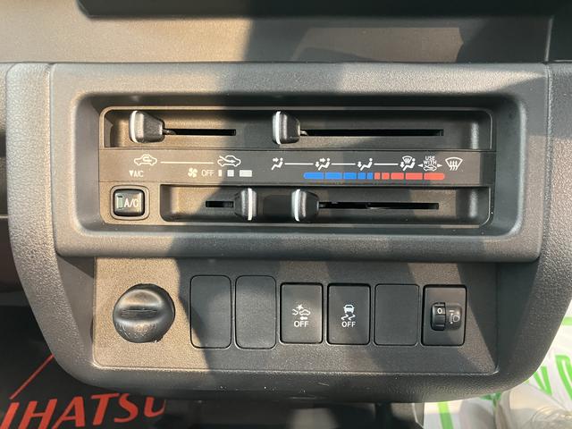 ハイゼットトラックスタンダードＳＡIIIｔ２ＷＤ　マニュアル車　ＬＥＤヘッドライト　フォグランプ　オートマチックハイビーム　社外アルミホイール　ＡＭ　　ＦＭ（愛媛県）の中古車