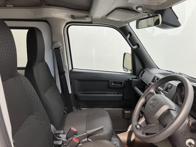ハイゼットカーゴＤＸ４ＷＤ　アイドリングストップ車　オートライト　オートマチックハイビーム　コーナーセンサー　ハロゲンヘッドライト　ＡＭ　ＦＭ（愛媛県）の中古車