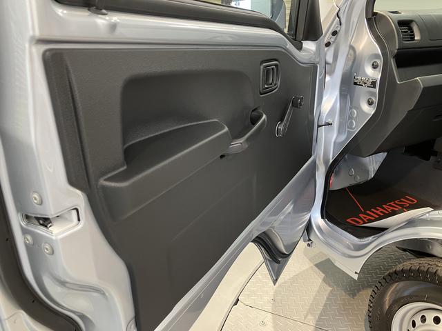 ハイゼットトラックスタンダードエアコン　パワステ　ＡＭ・ＦＭラジオ　ＡＢＳ　運転席エアバック　２ＷＤ・５ＭＴ車（愛媛県）の中古車