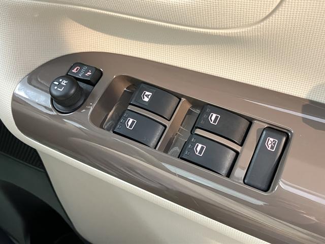 ムーヴキャンバスＸメイクアップリミテッド　ＳＡIII純正ナビ　パノラマモニター　フルセグＴＶ　ＣＤ　ＤＶＤ　ＵＳＢ　Ｂｌｕｅｔｏｏｔｈ　ドラレコ　両側電動スライドドア　プッシュスタート　アイドリングストップ　オートライト　ベンチシート　キーフリー（愛媛県）の中古車