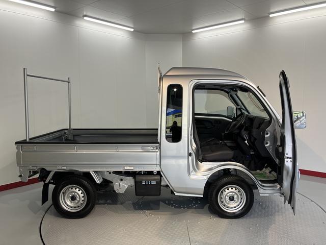 ハイゼットトラックジャンボＳＡIIIｔ４ＷＤ　スマートアシスト　コーナーセンサー　オートライト　ＬＥＤヘッドライト　荷台作業灯　ＥＴＣ車載器　純正ナビ　フルセグＴＶ　ＣＤ　ＤＶＤ　ＵＳＢ　Ｂｌｕｅｔｏｏｔｈ　ナビ連動ドライブレコーダー（愛媛県）の中古車