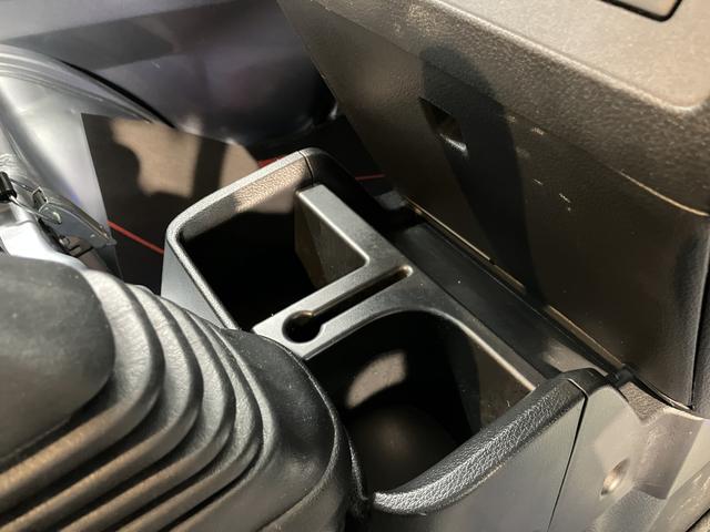 ハイゼットトラックジャンボＳＡIIIｔ４ＷＤ　スマートアシスト　コーナーセンサー　オートライト　ＬＥＤヘッドライト　荷台作業灯　ＥＴＣ車載器　純正ナビ　フルセグＴＶ　ＣＤ　ＤＶＤ　ＵＳＢ　Ｂｌｕｅｔｏｏｔｈ　ナビ連動ドライブレコーダー（愛媛県）の中古車
