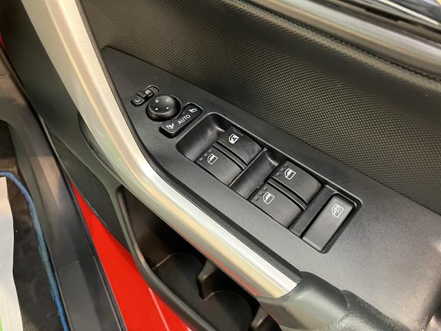 ロッキープレミアムＧ　ＨＥＶ純正ナビ　バックカメラ　フルセグＴＶ　ＣＤ　ＤＶＤ　ＵＳＢ　Ｂｌｕｅｔｏｏｔｈ　ドラレコ　前席シートヒーター　オートライト　ＬＥＤヘッドライト　障害物センサー　プッシュスタート　電動パーキング（愛媛県）の中古車