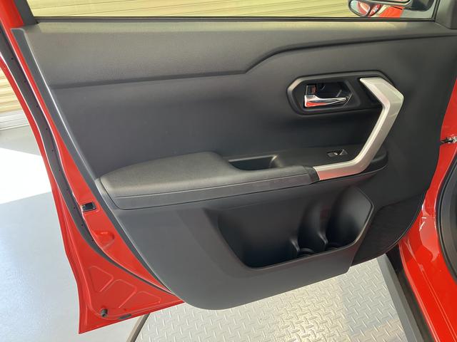 ロッキープレミアムＧ　ＨＥＶ純正ナビ　バックカメラ　フルセグＴＶ　ＣＤ　ＤＶＤ　ＵＳＢ　Ｂｌｕｅｔｏｏｔｈ　ドラレコ　前席シートヒーター　オートライト　ＬＥＤヘッドライト　障害物センサー　プッシュスタート　電動パーキング（愛媛県）の中古車