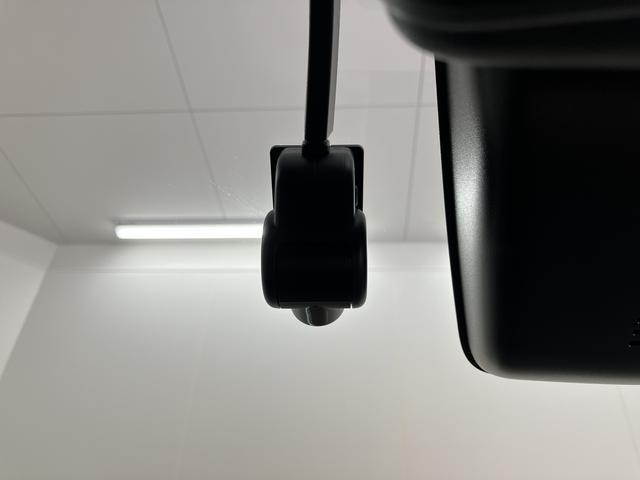 ロッキープレミアムＧ　ＨＥＶ純正ナビ　バックカメラ　フルセグＴＶ　ＣＤ　ＤＶＤ　ＵＳＢ　Ｂｌｕｅｔｏｏｔｈ　ドラレコ　前席シートヒーター　オートライト　ＬＥＤヘッドライト　障害物センサー　プッシュスタート　電動パーキング（愛媛県）の中古車
