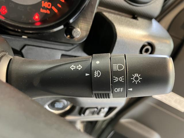 ジムニーＸＬ４ＷＤ　５ＭＴ車　純正ナビ　フルセグＴＶ　ＣＤ　ＤＶＤ　ＵＳＢ　Ｂｌｕｅｔｏｏｔｈ　ＥＴＣ　社外ドライブレコーダー　プッシュスタート　前席シートヒーター　フォグランプ（愛媛県）の中古車