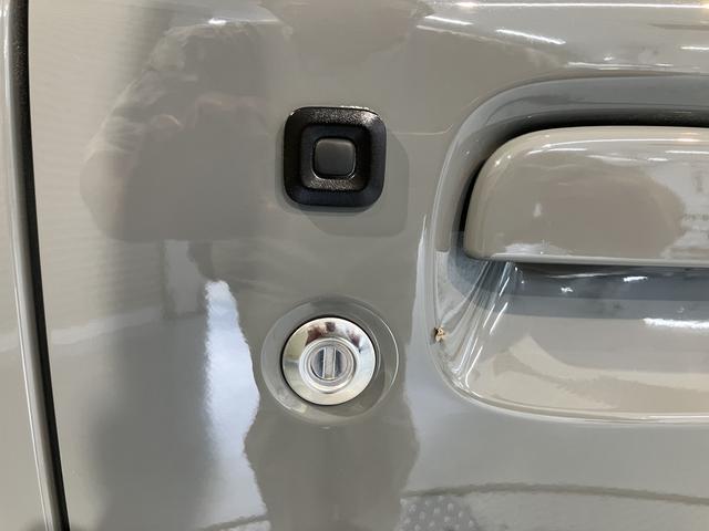 ジムニーＸＬ４ＷＤ　５ＭＴ車　純正ナビ　フルセグＴＶ　ＣＤ　ＤＶＤ　ＵＳＢ　Ｂｌｕｅｔｏｏｔｈ　ＥＴＣ　社外ドライブレコーダー　プッシュスタート　前席シートヒーター　フォグランプ（愛媛県）の中古車