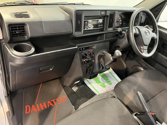 ハイゼットカーゴデッキバンＬ　ＳＡIII２ＷＤ　ＭＴ車　アイドリングストップ車　オートマチックハイビーム　ハロゲンヘッドライト　純正ＣＤデッキ（愛媛県）の中古車