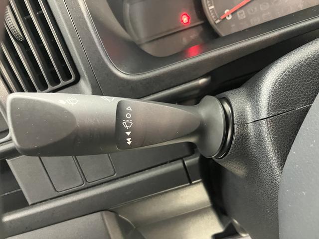 ハイゼットカーゴデッキバンＬ　ＳＡIII２ＷＤ　ＭＴ車　アイドリングストップ車　オートマチックハイビーム　ハロゲンヘッドライト　純正ＣＤデッキ（愛媛県）の中古車