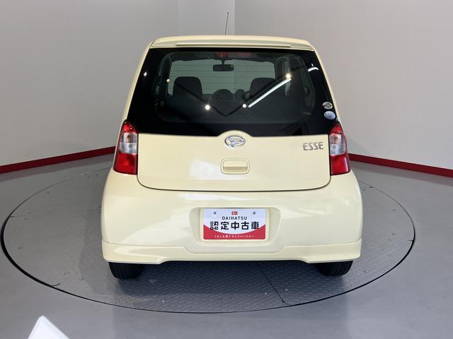 エッセカスタム２ＷＤ　ＭＴ車　ハロゲンヘッドライト　フロントフォグランプ　盗難防止装置　純正アルミホイール　ＣＤ　ＡＭ　ＦＭ（愛媛県）の中古車