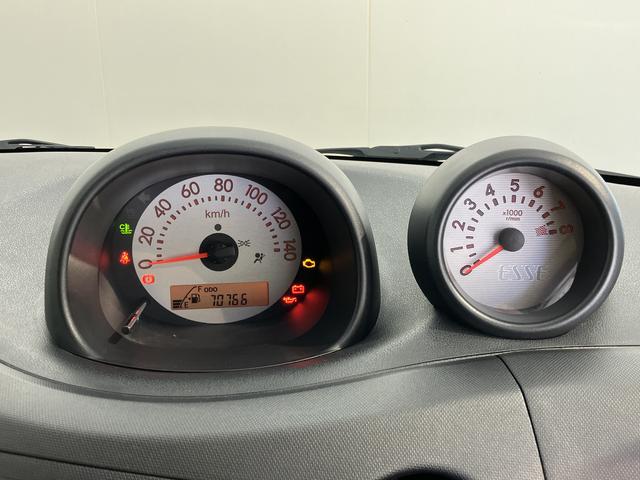 エッセカスタム２ＷＤ　ＭＴ車　ハロゲンヘッドライト　フロントフォグランプ　盗難防止装置　純正アルミホイール　ＣＤ　ＡＭ　ＦＭ（愛媛県）の中古車