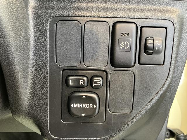 エッセカスタム２ＷＤ　ＭＴ車　ハロゲンヘッドライト　フロントフォグランプ　盗難防止装置　純正アルミホイール　ＣＤ　ＡＭ　ＦＭ（愛媛県）の中古車