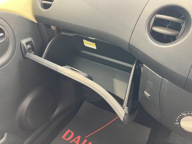 エッセカスタム２ＷＤ　ＭＴ車　ハロゲンヘッドライト　フロントフォグランプ　盗難防止装置　純正アルミホイール　ＣＤ　ＡＭ　ＦＭ（愛媛県）の中古車