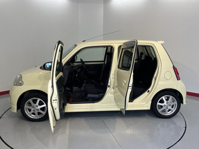 エッセカスタム２ＷＤ　ＭＴ車　ハロゲンヘッドライト　フロントフォグランプ　盗難防止装置　純正アルミホイール　ＣＤ　ＡＭ　ＦＭ（愛媛県）の中古車