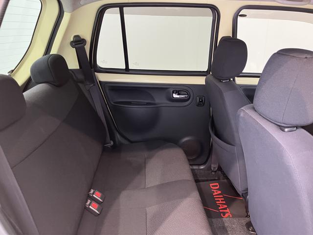 エッセカスタム２ＷＤ　ＭＴ車　ハロゲンヘッドライト　フロントフォグランプ　盗難防止装置　純正アルミホイール　ＣＤ　ＡＭ　ＦＭ（愛媛県）の中古車