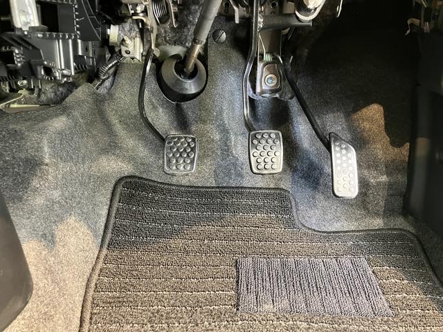 エッセカスタム２ＷＤ　ＭＴ車　ハロゲンヘッドライト　フロントフォグランプ　盗難防止装置　純正アルミホイール　ＣＤ　ＡＭ　ＦＭ（愛媛県）の中古車