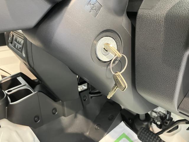ハイゼットトラックスタンダード２ＷＤ　オートライト　オートマチックハイビーム　アイドリングストップ車　コーナーセンサー　　ハロゲンヘッドライト　ＡＭ　ＦＭ（愛媛県）の中古車