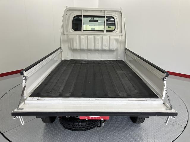 ハイゼットトラックスタンダード４ＷＤ　ＭＴ車　マニュアルエアコン　パワステ　ＡＢＳ　運転席エアバッグ　ラジオ（愛媛県）の中古車
