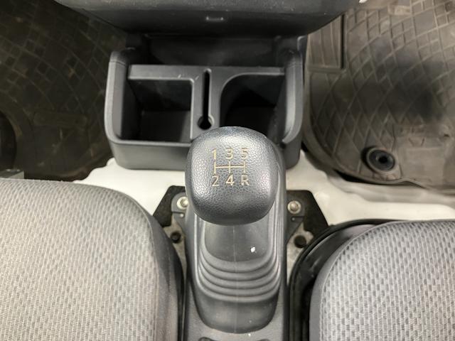 ハイゼットトラックスタンダード４ＷＤ　ＭＴ車　マニュアルエアコン　パワステ　ＡＢＳ　運転席エアバッグ　ラジオ（愛媛県）の中古車