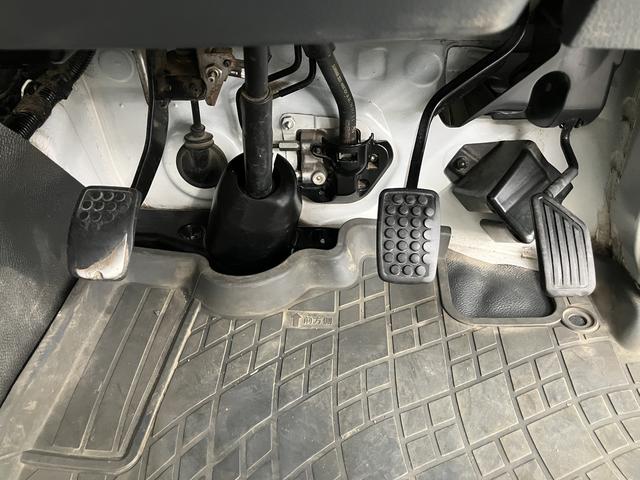 ハイゼットトラックスタンダード４ＷＤ　ＭＴ車　マニュアルエアコン　パワステ　ＡＢＳ　運転席エアバッグ　ラジオ（愛媛県）の中古車