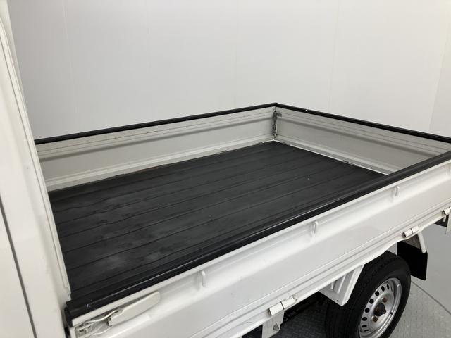 ハイゼットトラックスタンダード４ＷＤ　ＭＴ車　マニュアルエアコン　パワステ　ＡＢＳ　運転席エアバッグ　ラジオ（愛媛県）の中古車