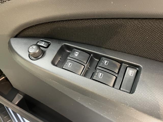 ムーヴカスタム　Ｘリミテッド　ＳＡ２ＷＤ　　プッシュスタート　アイドリングストップ車　ＨＩＤヘッドライト　フロントフォグランプ　ベンチシート　純正ナビ　純正ＥＴＣ車載器　ワンセグＴＶ　純正アルミホイール　ＣＤ　ＵＳＢ　バックカメラ（愛媛県）の中古車
