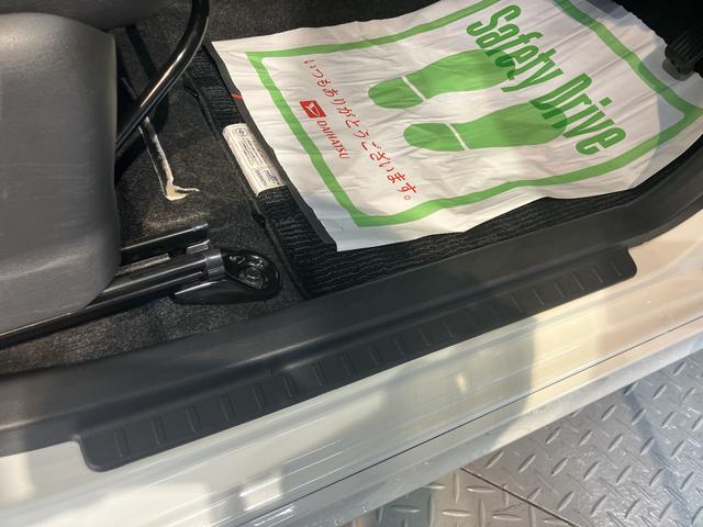 ムーヴカスタム　ＲＳ　ハイパーＳＡIIベンチシート　アイドリングストップ車　オートライト　ＬＥＤヘッドライト　フロントフォグランプ　盗難防止装置　社外ナビ　社外ＥＴＣ車載器　社外フ　フロントドライブレコーダー　バックカメラ　ＣＤ　ＤＶＤ（愛媛県）の中古車