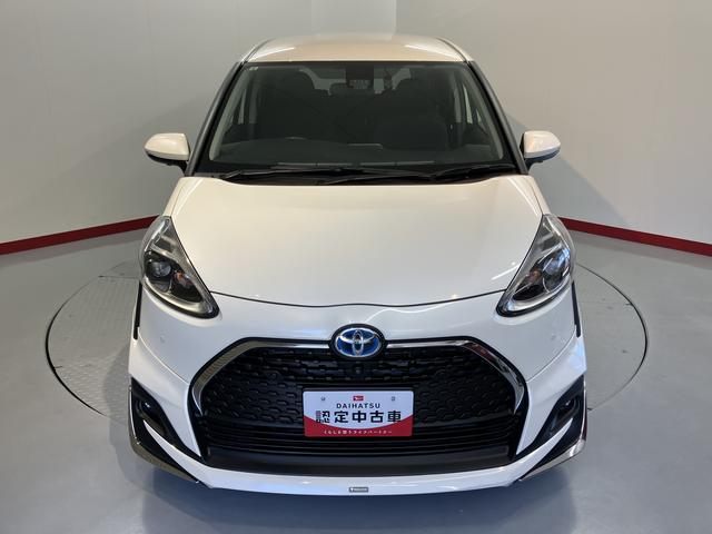 シエンタハイブリッド　ファンベースＧ純正ナビ　パノラマモニター　ワンセグＴＶ　ＣＤ　Ｂｌｕｅｔｏｏｔｈ　ドラレコ　ＥＴＣ　両側電動スライドドア　オートライト　ＬＥＤヘッドライト　クルーズコントロール　電動格納ドアミラー　キーフリー（愛媛県）の中古車