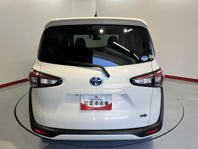 シエンタハイブリッド　ファンベースＧ純正ナビ　パノラマモニター　ワンセグＴＶ　ＣＤ　Ｂｌｕｅｔｏｏｔｈ　ドラレコ　ＥＴＣ　両側電動スライドドア　オートライト　ＬＥＤヘッドライト　クルーズコントロール　電動格納ドアミラー　キーフリー（愛媛県）の中古車